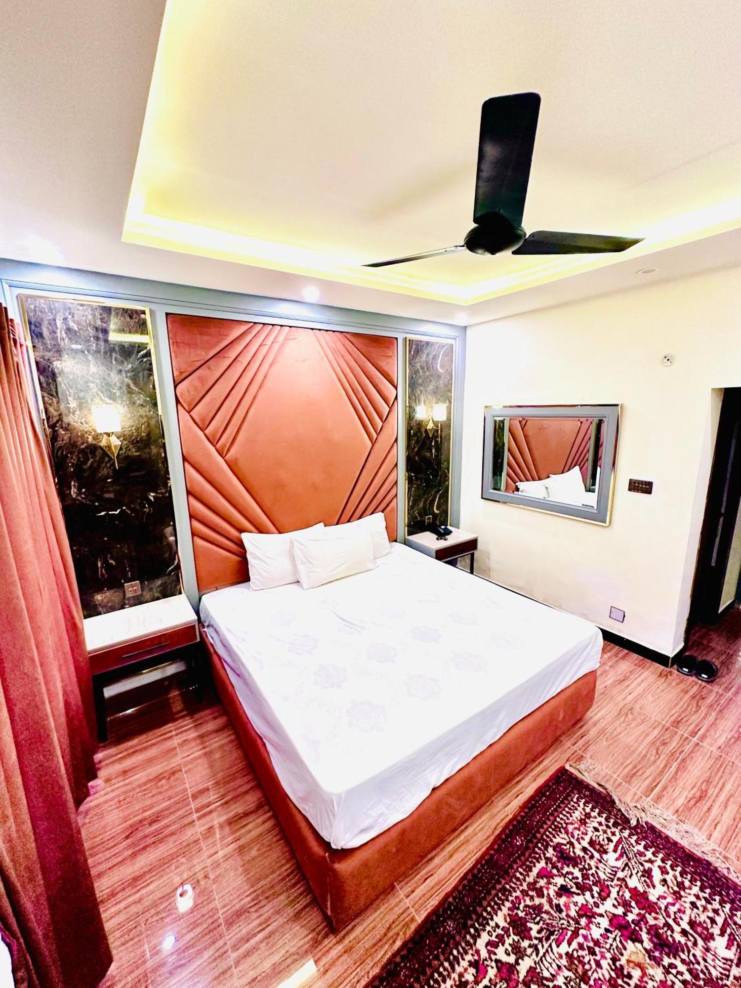 Blue Moon Continental Hotel อิสลามาบัด ภายนอก รูปภาพ