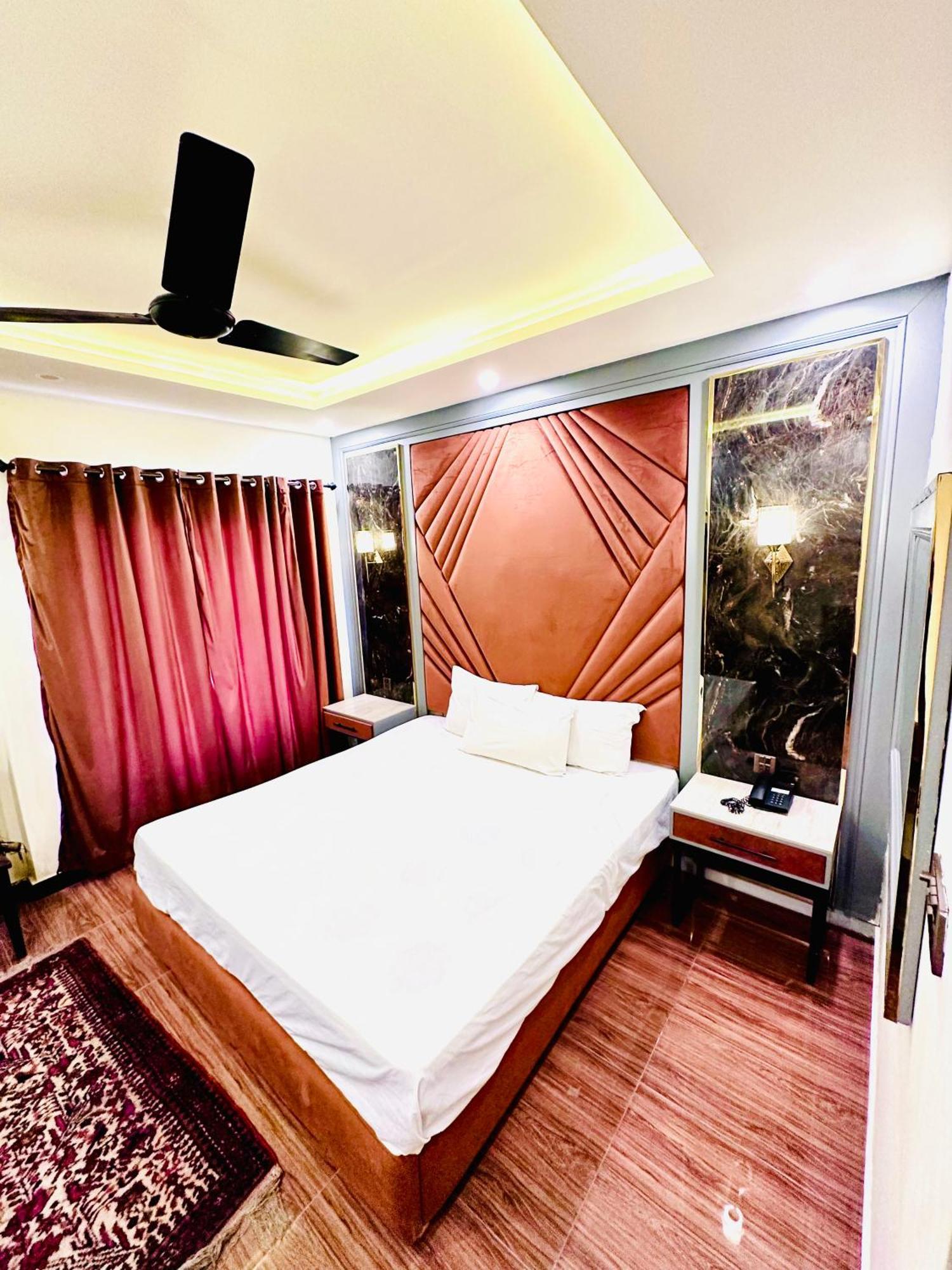 Blue Moon Continental Hotel อิสลามาบัด ภายนอก รูปภาพ
