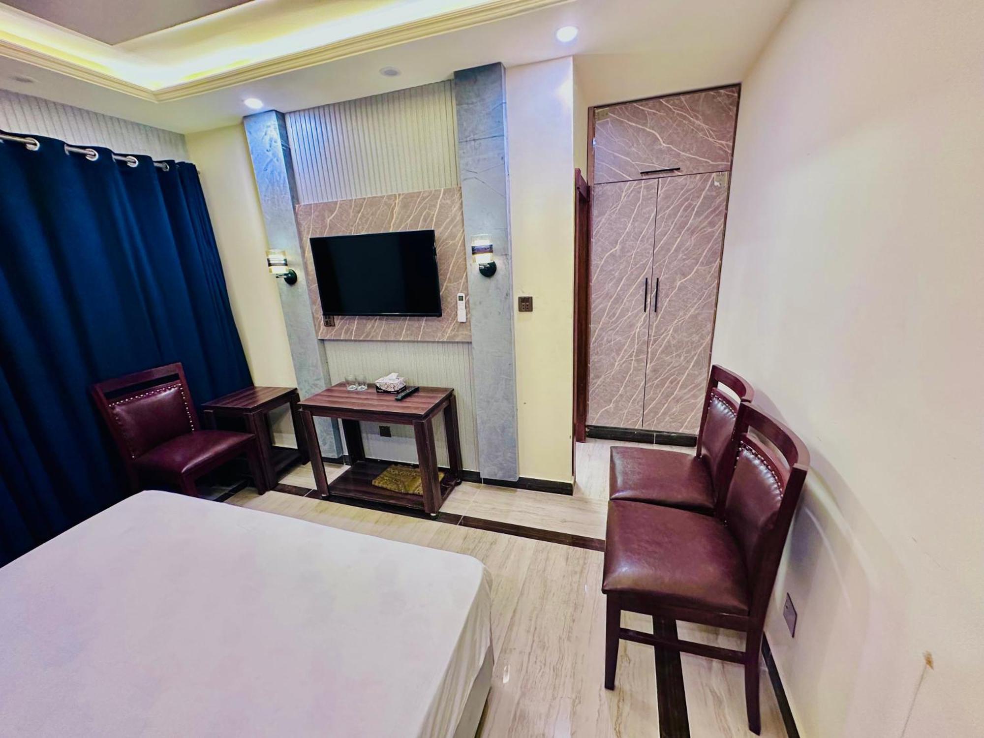 Blue Moon Continental Hotel อิสลามาบัด ภายนอก รูปภาพ