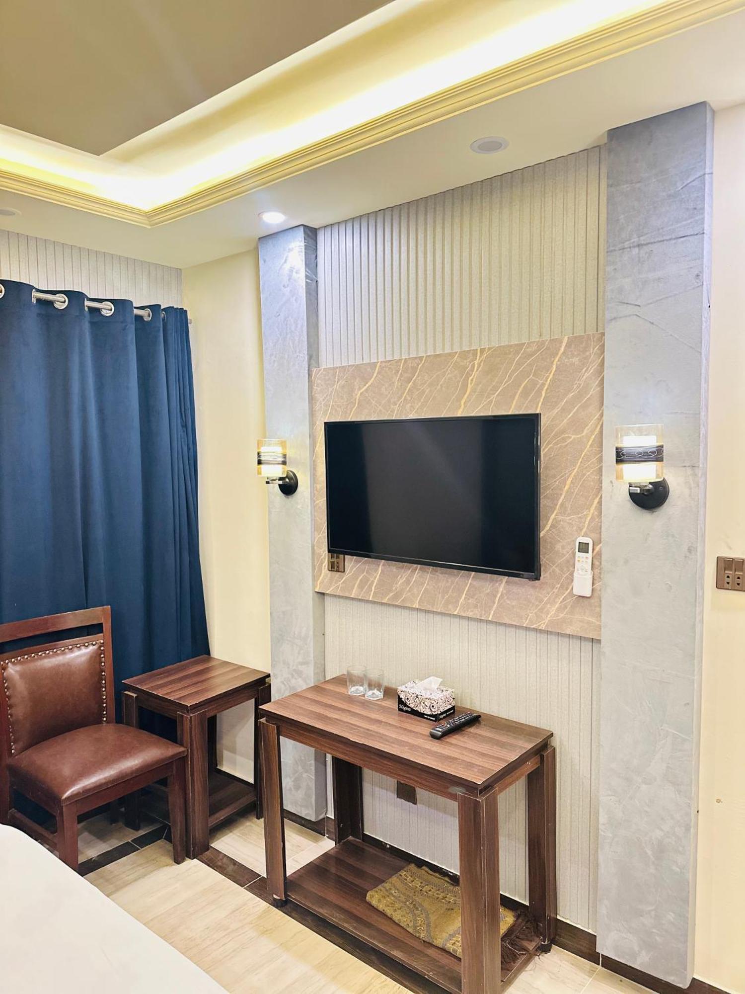 Blue Moon Continental Hotel อิสลามาบัด ภายนอก รูปภาพ