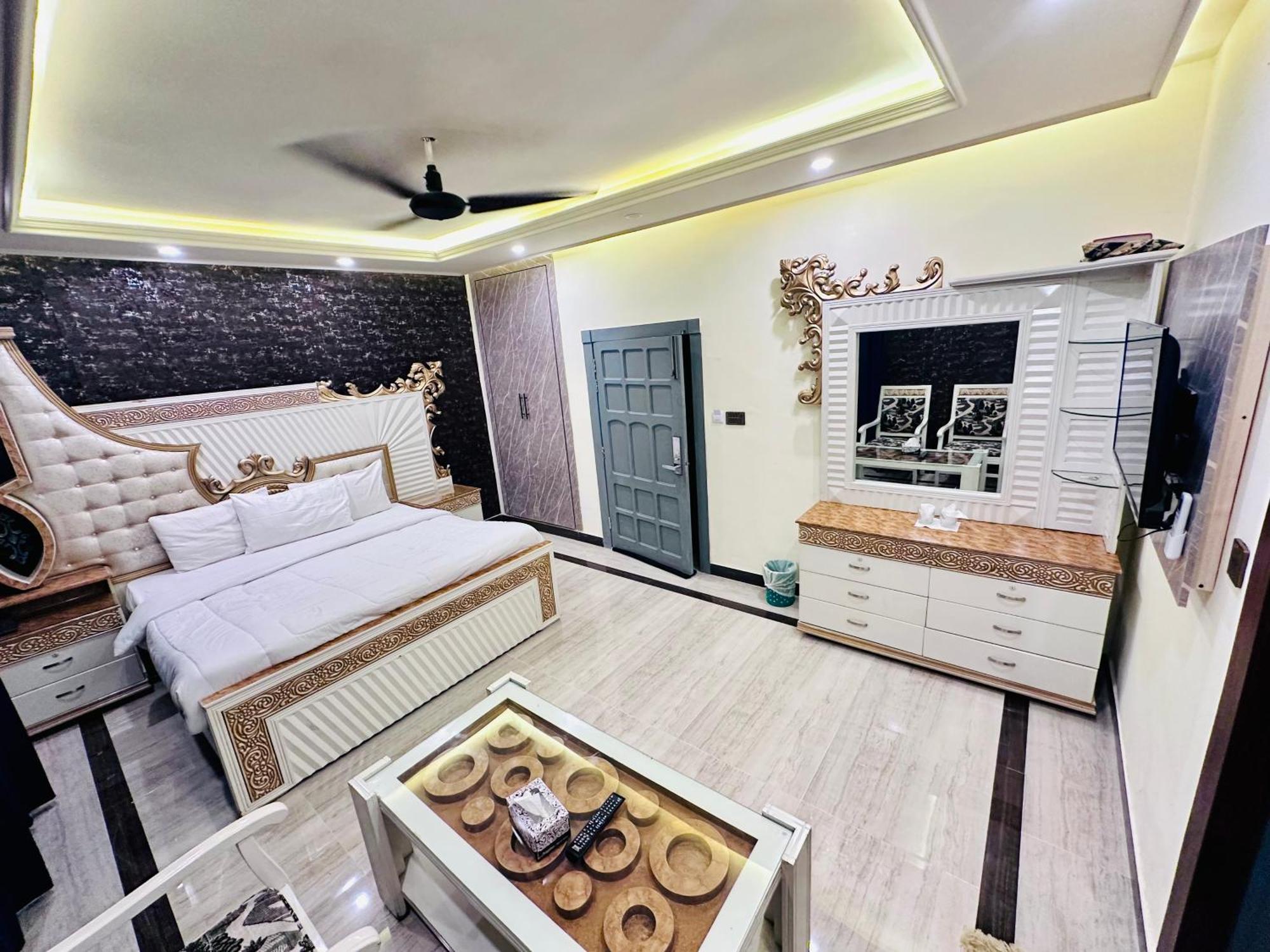 Blue Moon Continental Hotel อิสลามาบัด ภายนอก รูปภาพ