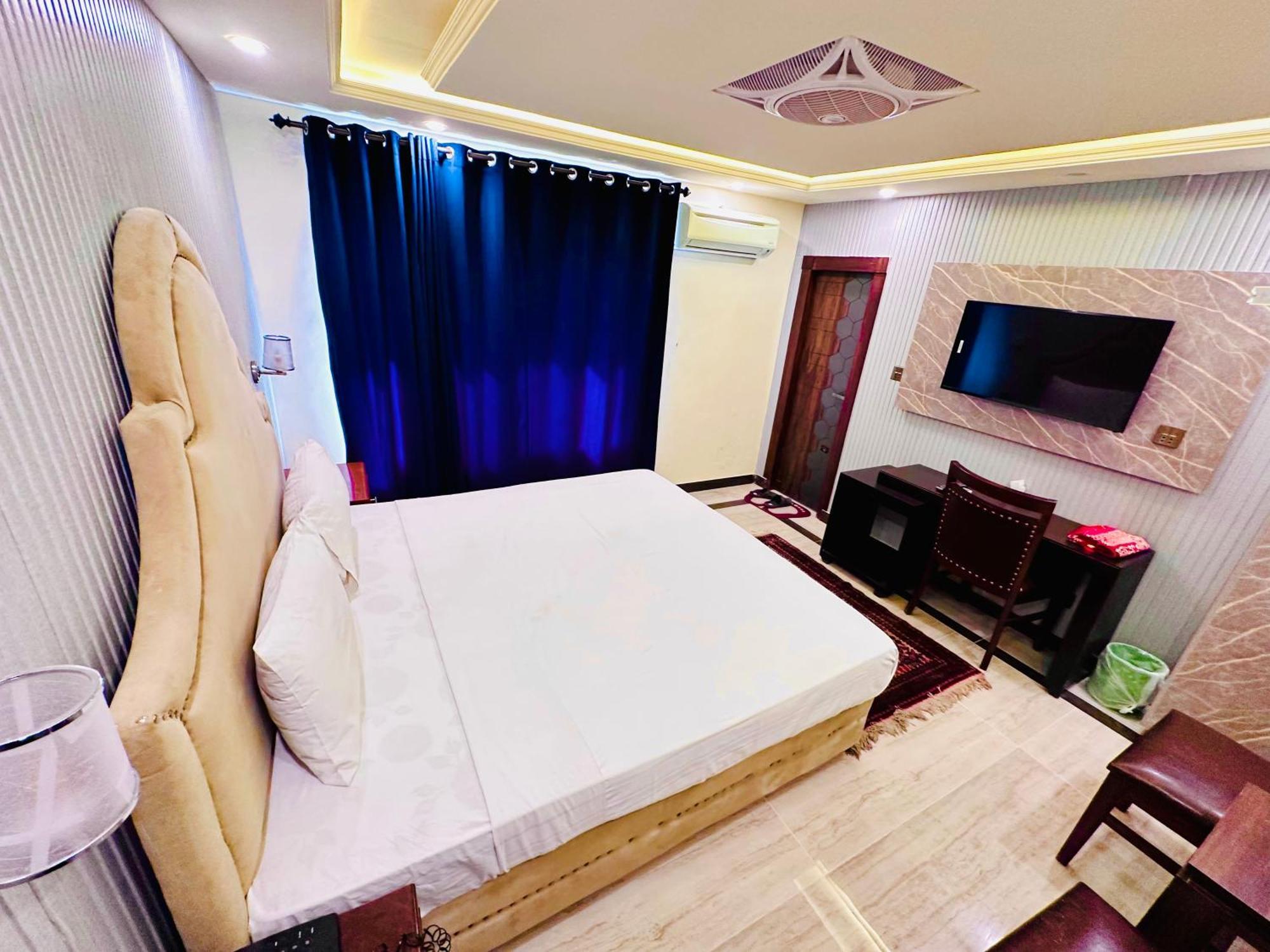 Blue Moon Continental Hotel อิสลามาบัด ภายนอก รูปภาพ