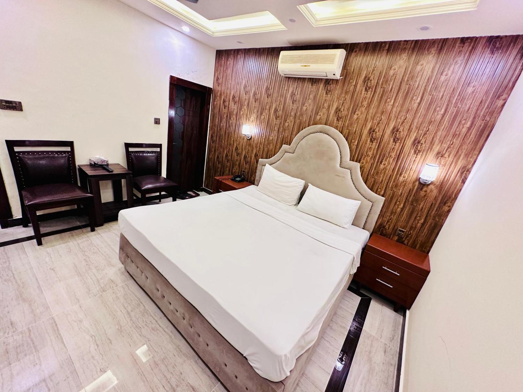Blue Moon Continental Hotel อิสลามาบัด ภายนอก รูปภาพ
